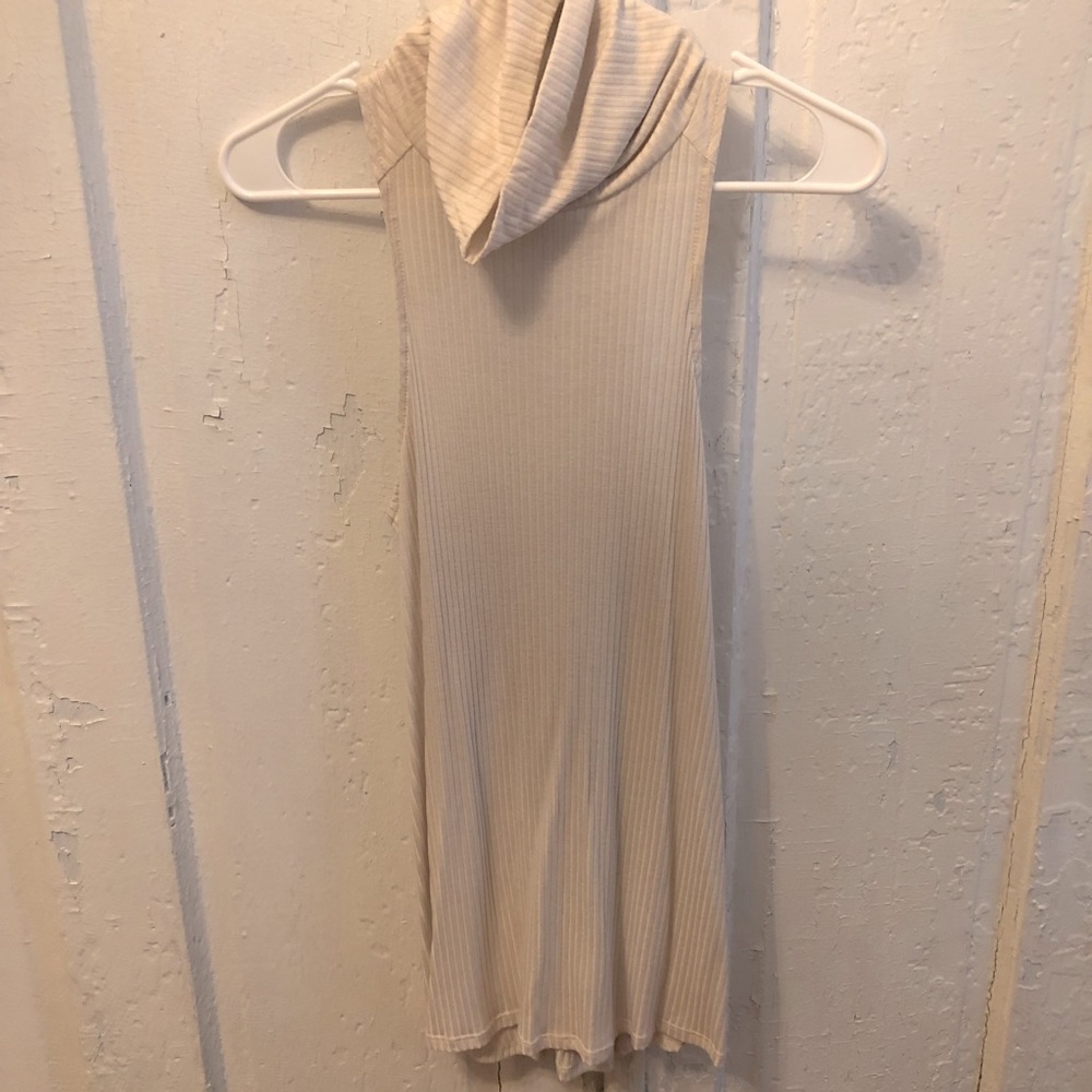 Women’s Express turtle neck top